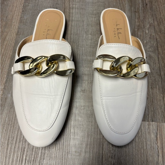 Nicole Miller White Mules with Gold Chain Top Detail - Picture 2 of 6